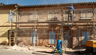 Ravalement de façades par aérogommage