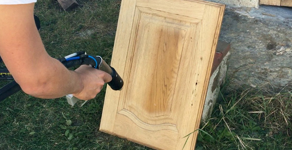 Décapage de volets, de persiennes en bois